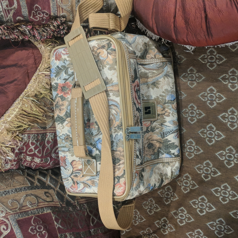 Vintage Tapestry Floral Print Leisure Luggage Cosmetic Bag with small Mirror